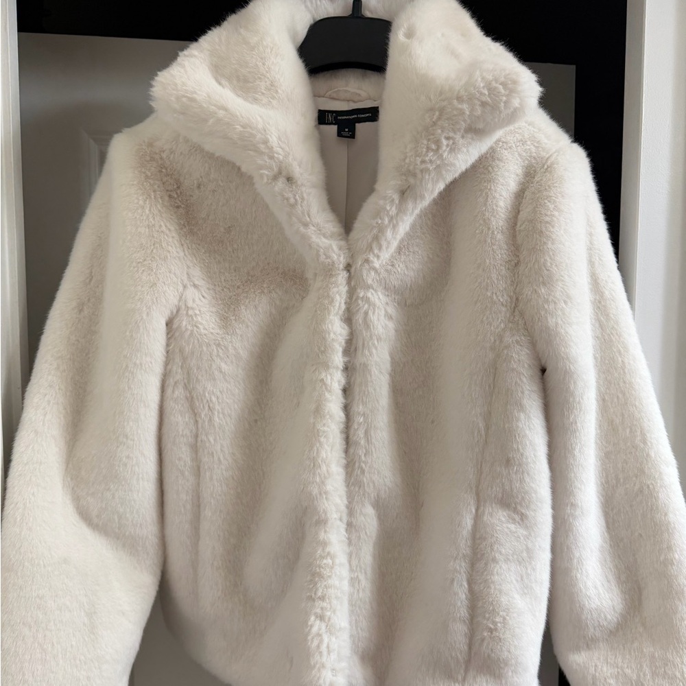 INC International Concepts white Faux Fur jacket with pockets NWT